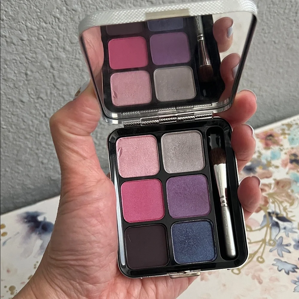 Mac Cosmetics Royal Assets Eyeshadow Palette w/ Mirror - 6 Cool & 6 Smokey Eyes